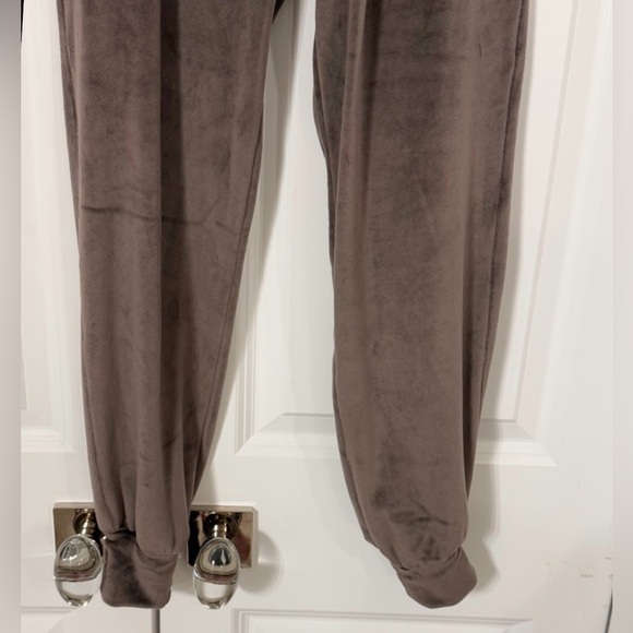 SKIMS Velour Fleece Track Joggers, Size Small, Amethyst - Picture 6 of 12